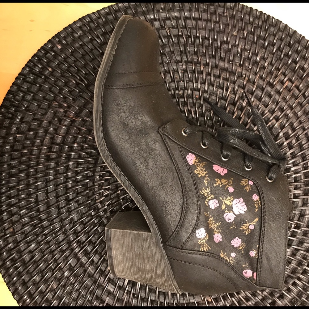 NEW LILLIANA Rose Leighton Sz 7.5 BOOTIES - Picture 6 of 7
